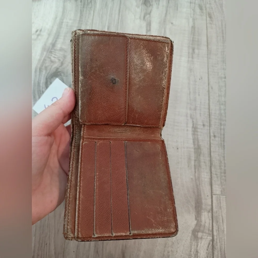 Louis Vuitton Monogram Bi Fold Wallet